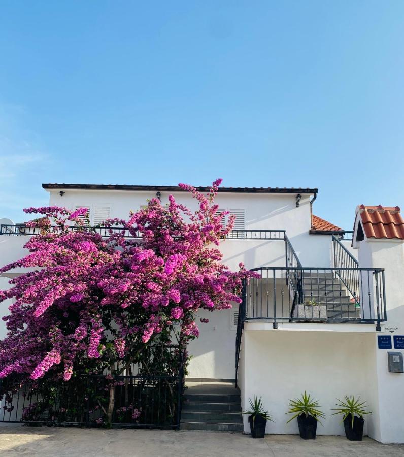 Guesthouse Dvoshko Hvar Exterior foto